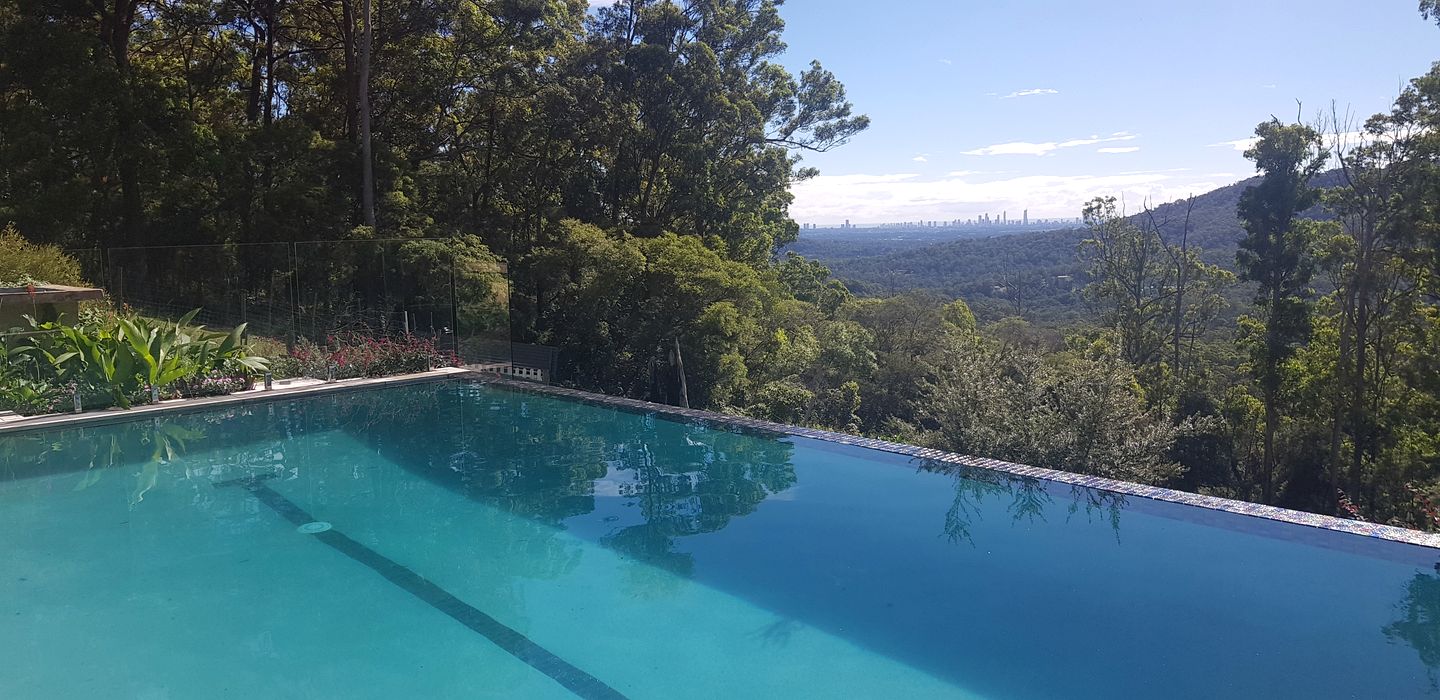 Off-Grid Equipped Container with Outdoor Pool and Amazing Views in Queensland