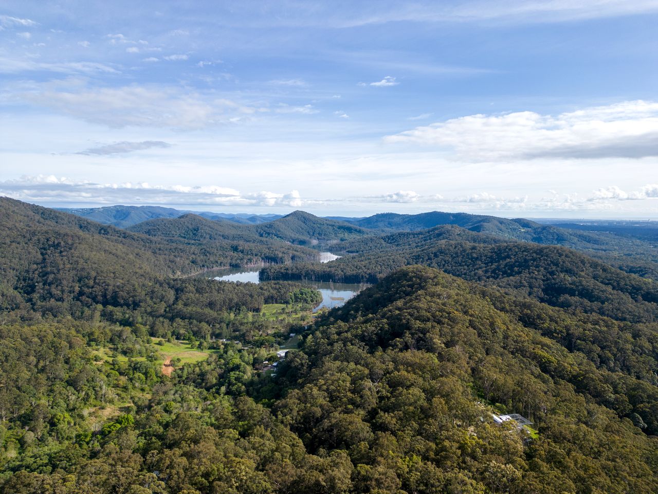 Off-Grid Equipped Container with Outdoor Pool and Amazing Views in Queensland