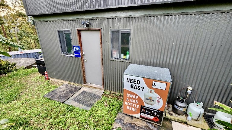 Containers (Australia, Gold Coast, Queensland)