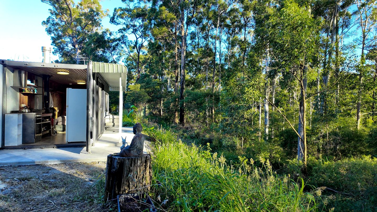 Off-Grid Equipped Container with Outdoor Pool and Amazing Views in Queensland