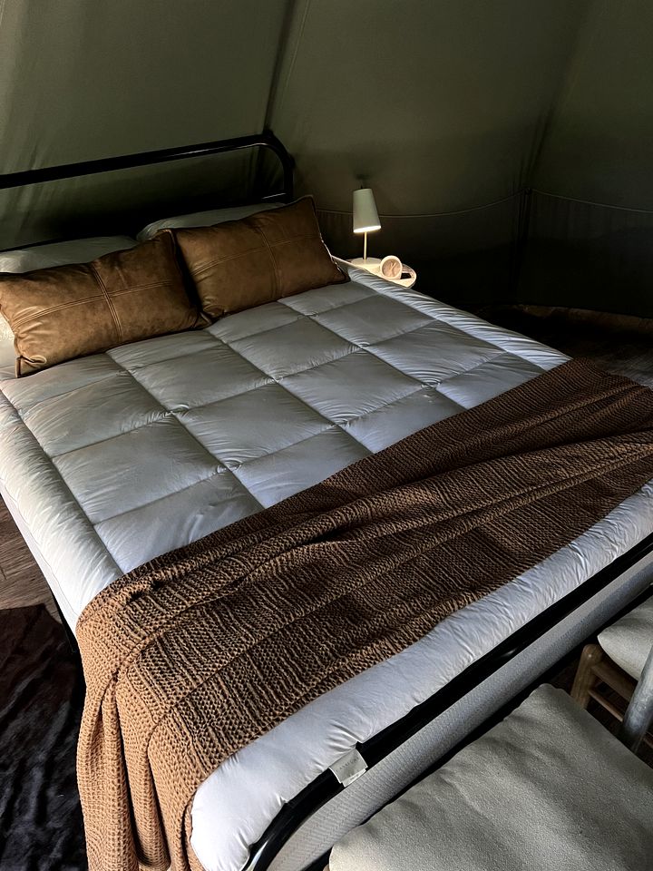Spacious Equipped Bell Tent with Deck, Fire Pit and Picnic Space in Tennessee
