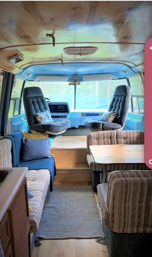 Caravans (Canada, Blackstock, Ontario)