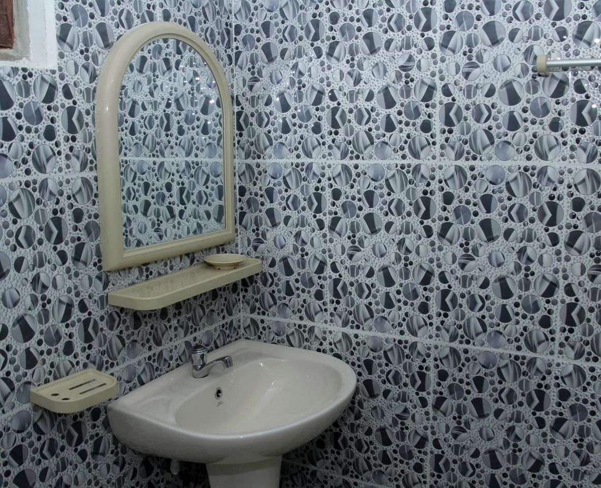 Off-Grid Cabin with Breathtaking Rainforest Views and Wildlife in Sri Lanka