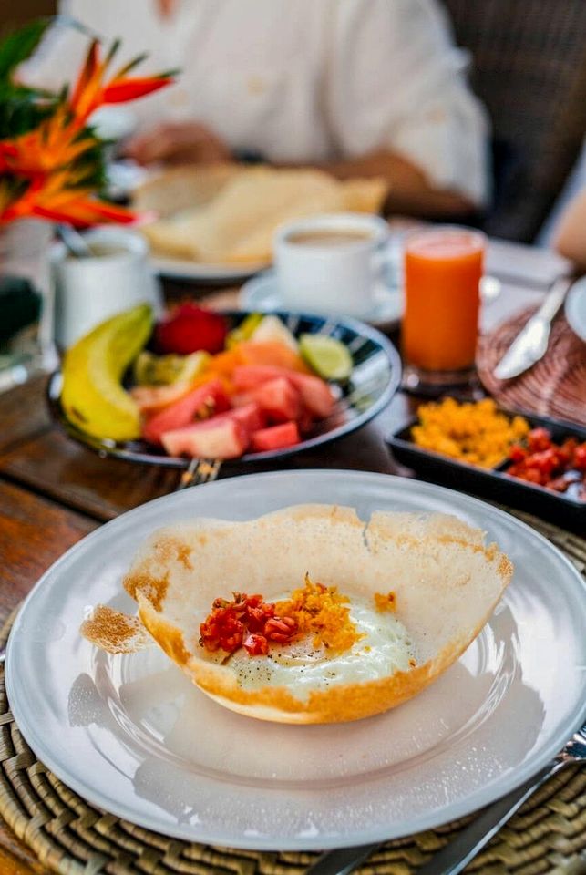 Off-Grid Cabin with Breathtaking Rainforest Views and Wildlife in Sri Lanka