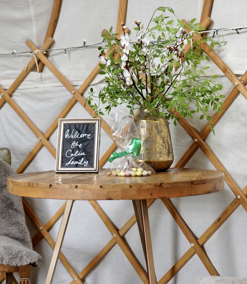 Cozy Yurt with Wood Burner for an Unforgettable Glamping Escape in Alfold, Surrey