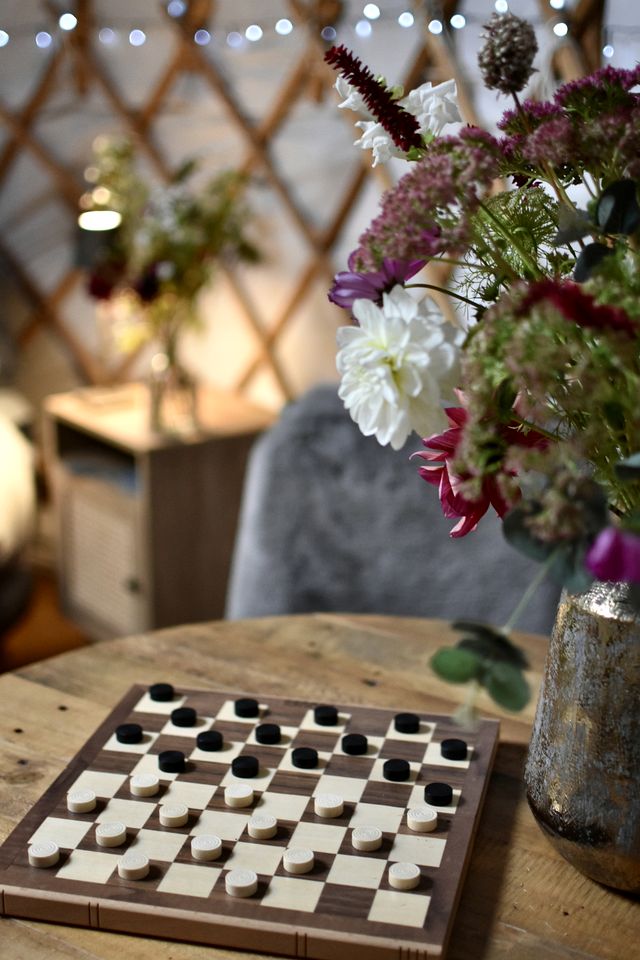 Cozy Yurt with Wood Burner for an Unforgettable Glamping Escape in Alfold, Surrey