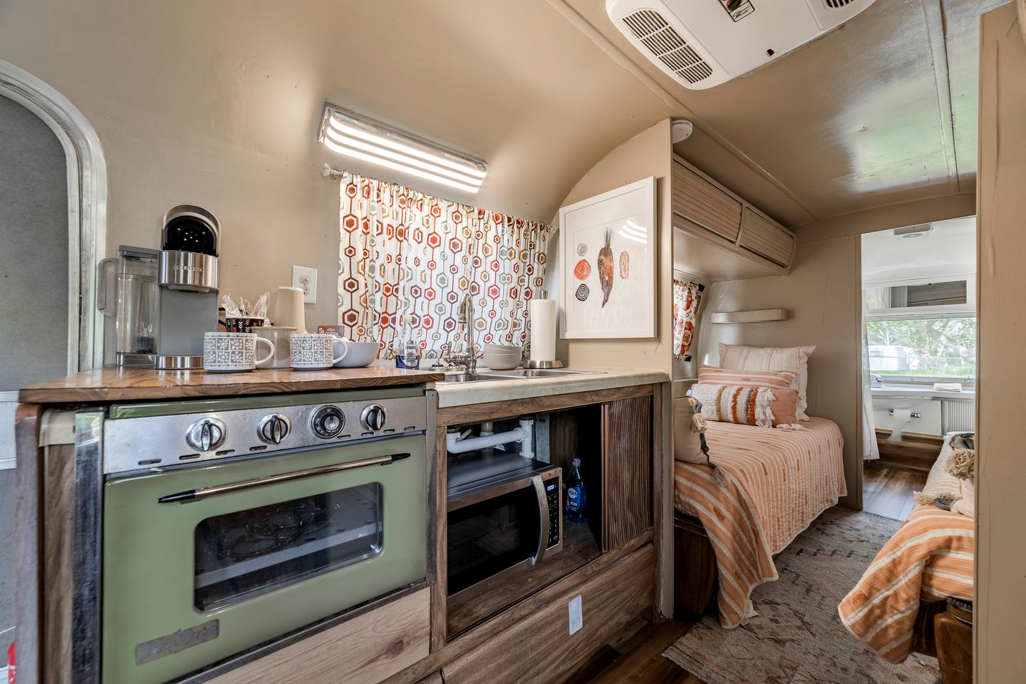 Newly Renovated Camper with Fresh Decor and Tiny Deck in Texas