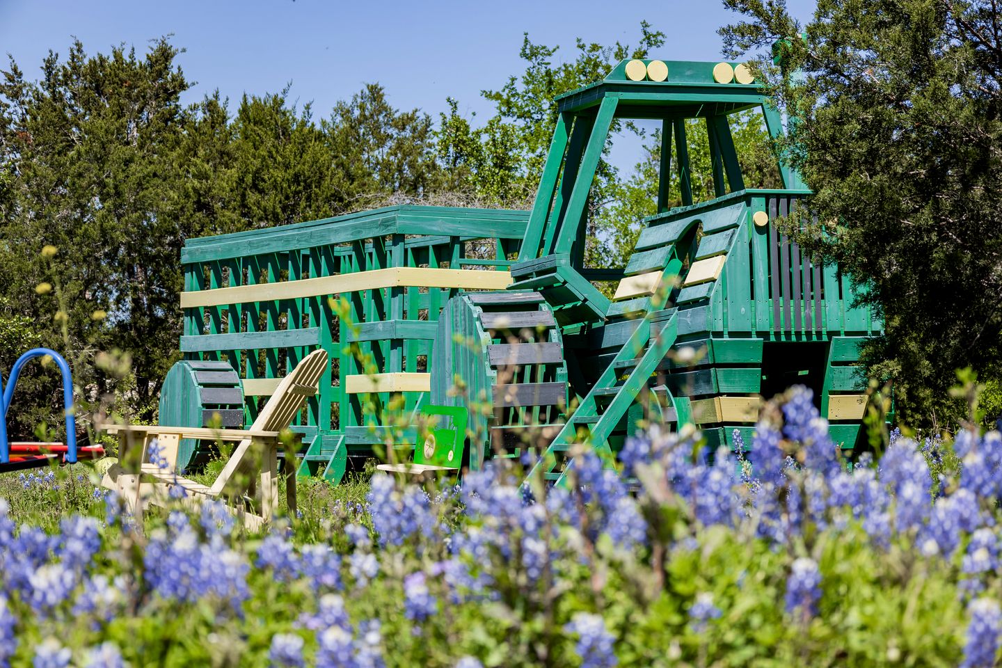Newly Renovated Camper with Fresh Decor and Tiny Deck in Texas