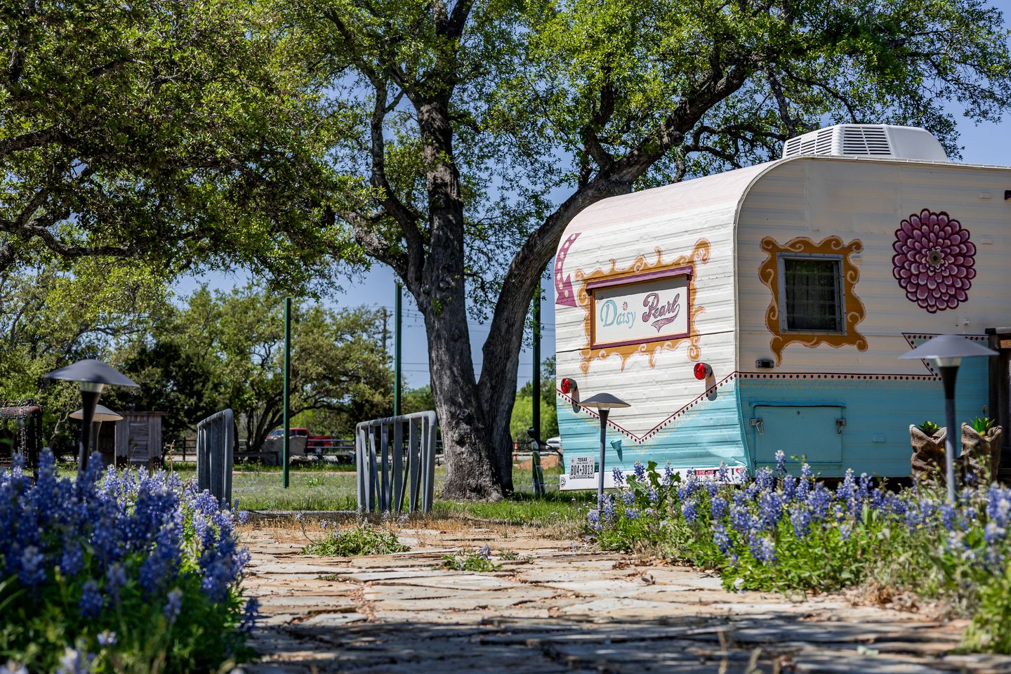 Vintage Camper Amazingly Equipped Great for a Unique Getaway in Texas