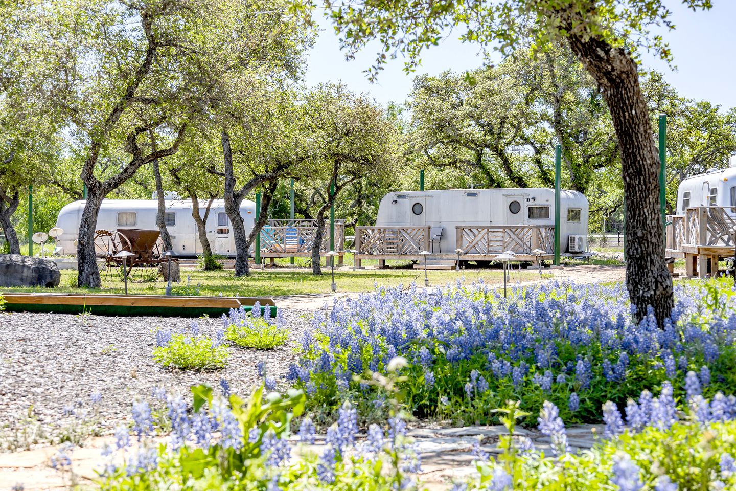 Vintage Camper Amazingly Equipped Great for a Unique Getaway in Texas