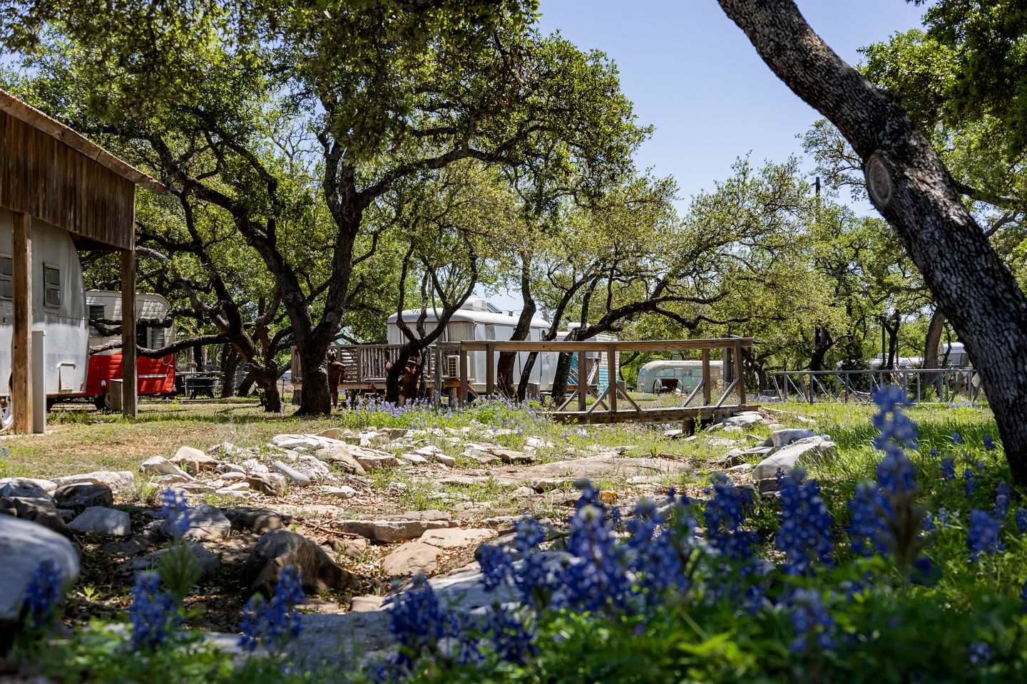 Vintage Camper Amazingly Equipped Great for a Unique Getaway in Texas
