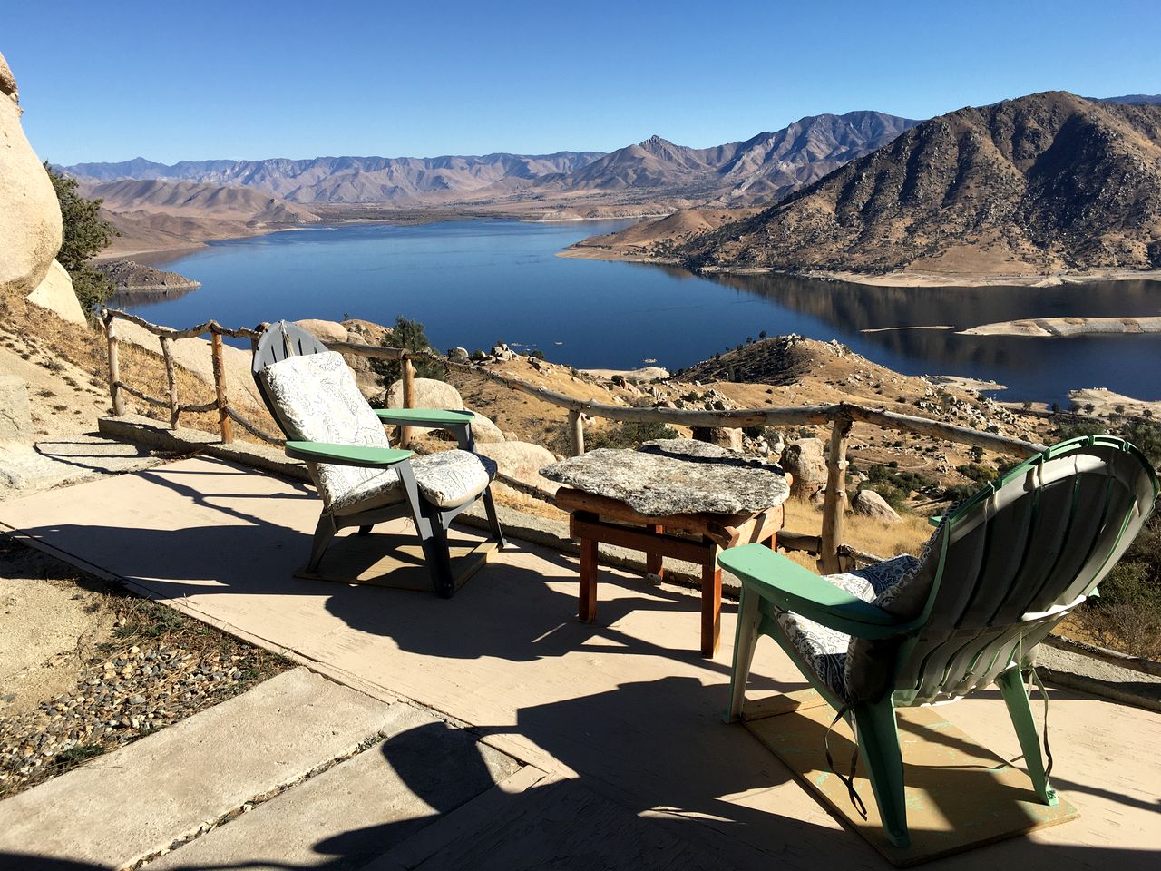 Mountain Cabin with Stunning Views, BBQ and Deck in California