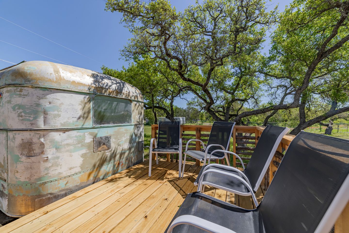 Charming Luxurious Airstream Beautifully Design with Indoor Bath in Texas