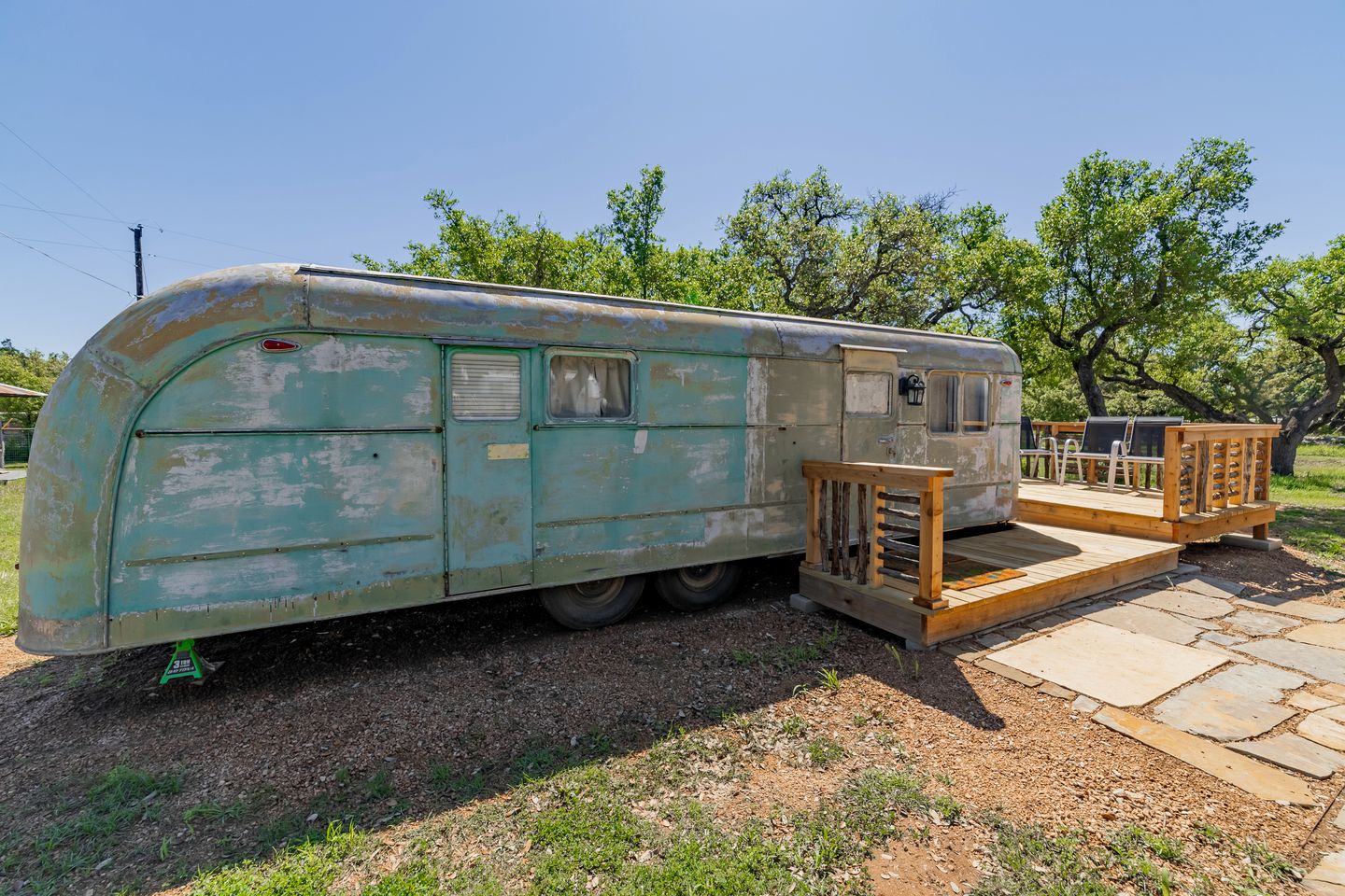 Charming Luxurious Airstream Beautifully Design with Indoor Bath in Texas