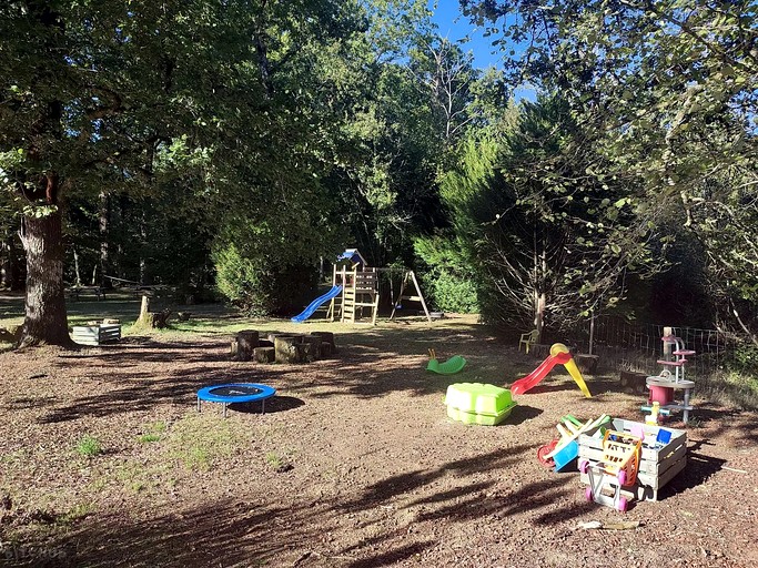 Bell Tents (France, --, Haute-Vienne)