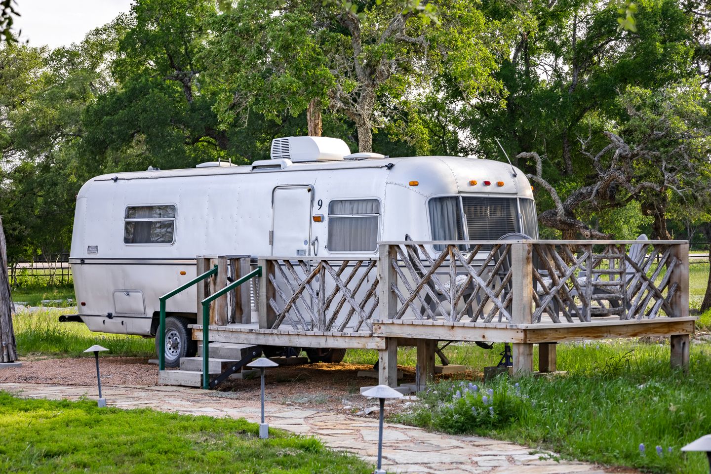 Fabulous Cozy Airstream Perfect for a Small Family Unique Escape in Texas