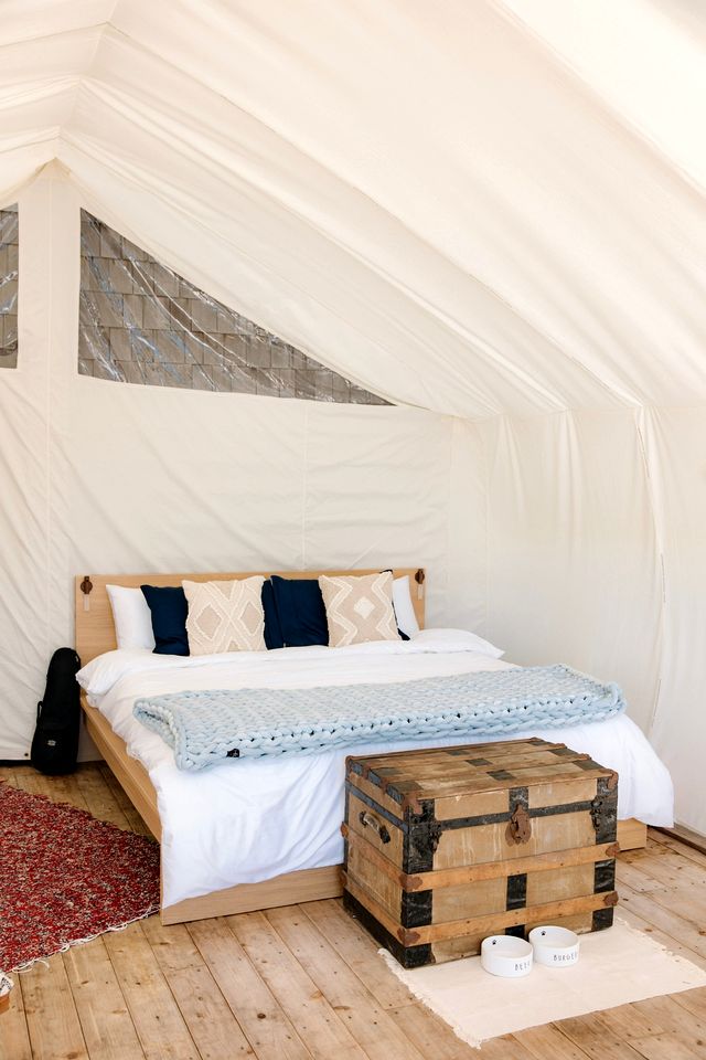 Spectacular Floating Safari Tent Fully Equipped Perfect for a Luxury Getaway in British Columbia