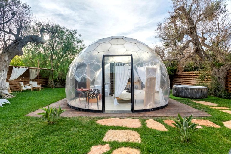 Breathtaking Transparent Domes with Outstanding Indoor and Outdoor Living Space in Italy