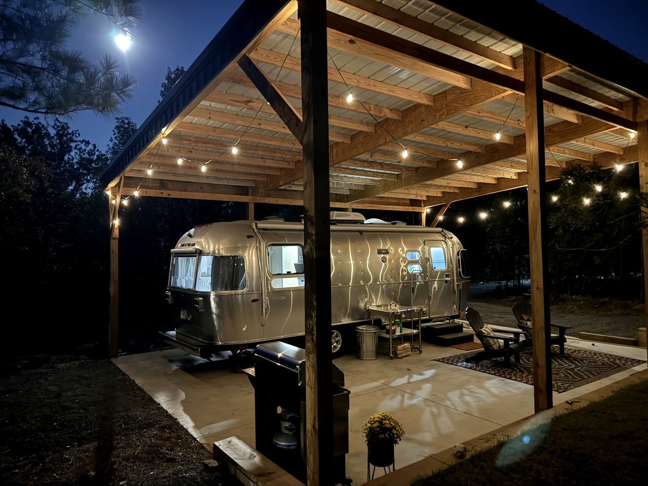 Modern Equipped Airstreams with Deck and Fire Pit Perfect for a Unique Getaway in SC