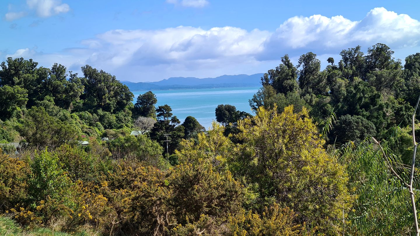 Beautiful Romantic Tiny House with Outdoor Bath and Breathtaking Views in NZ