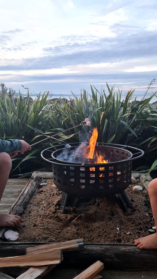 Beautiful Romantic Tiny House with Outdoor Bath and Breathtaking Views in NZ