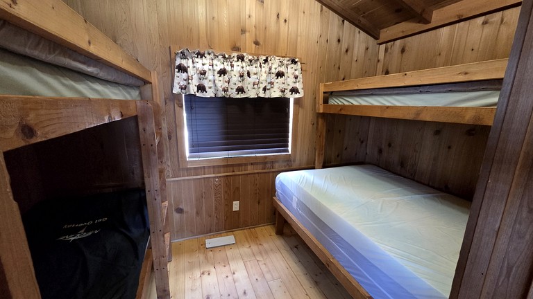Cabins (United States of America, West Yellowstone, Montana)