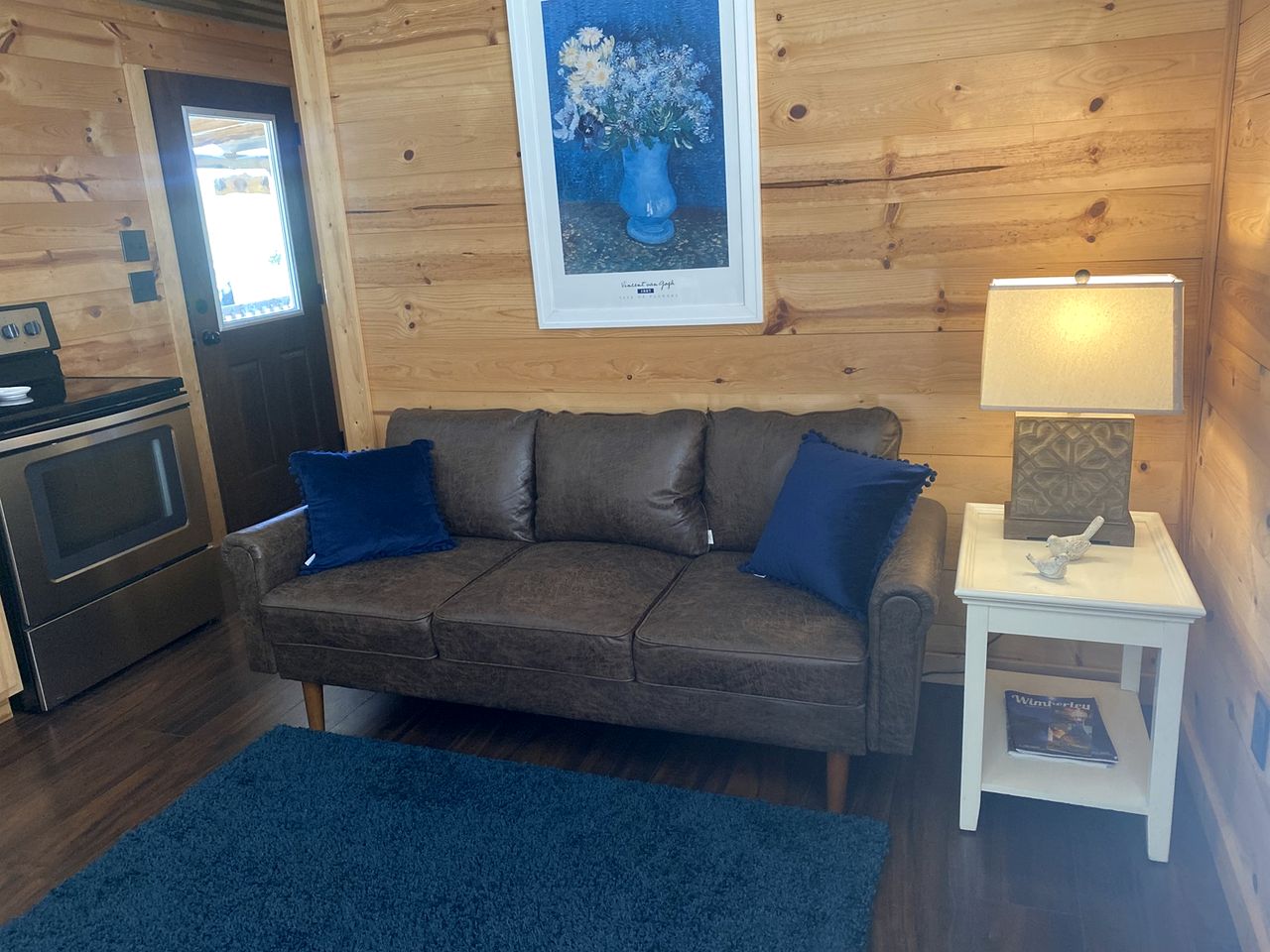 Rustic Dog-Friendly Cabin with Private Deck and Hot-Tub in Texas