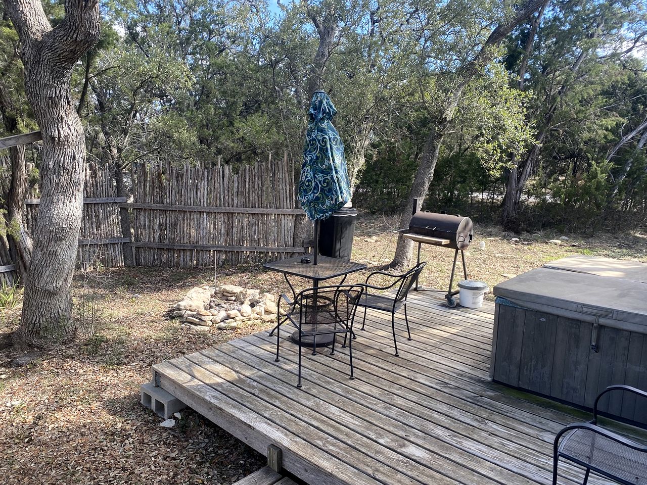 Rustic Dog-Friendly Cabin with Private Deck and Hot-Tub in Texas