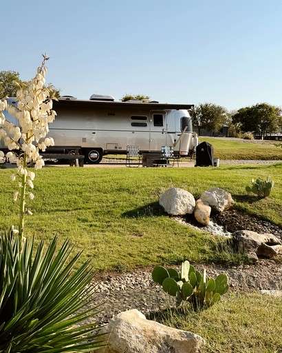 Airstreams (United States of America, Bristol, Texas)