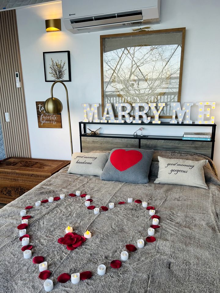 Stunning Dome with Barbecue and Great Vistas in Yarker, Ontario