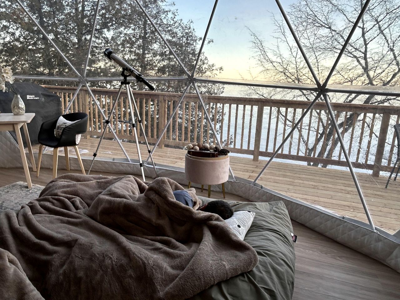 Stunning Dome with Barbecue and Great Vistas in Yarker, Ontario