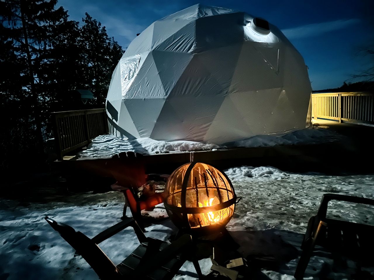 Stunning Dome with Barbecue and Great Vistas in Yarker, Ontario