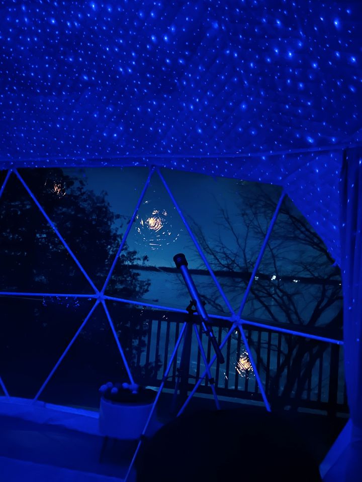 Stunning Dome with Barbecue and Great Vistas in Yarker, Ontario