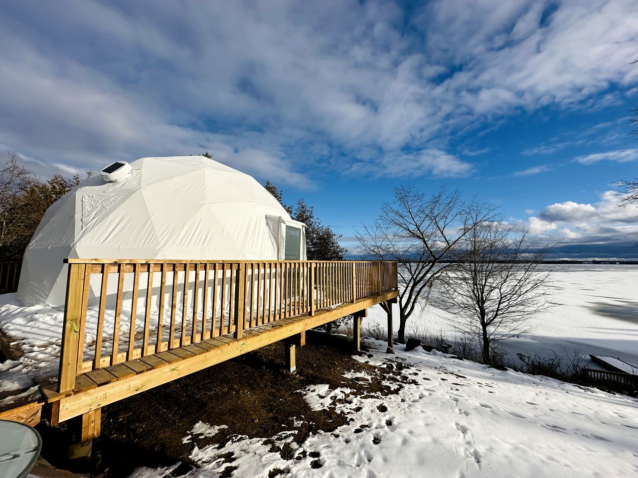 Stunning Dome with Barbecue and Great Vistas in Yarker, Ontario