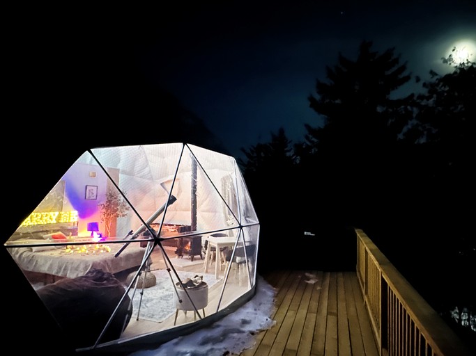 Domes (Canada, Yarker, Ontario)