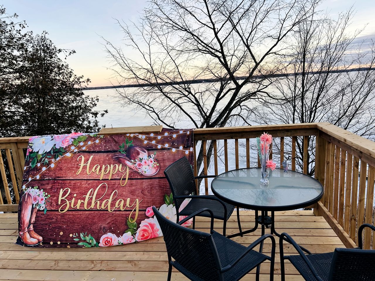 Stunning Dome with Barbecue and Great Vistas in Yarker, Ontario
