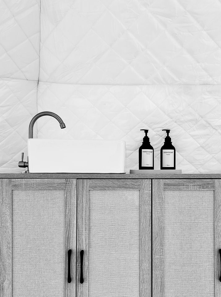 Gorgeous Yurt with Tank Pool, Fire Pit and Barbecue in Wonder Valley, California
