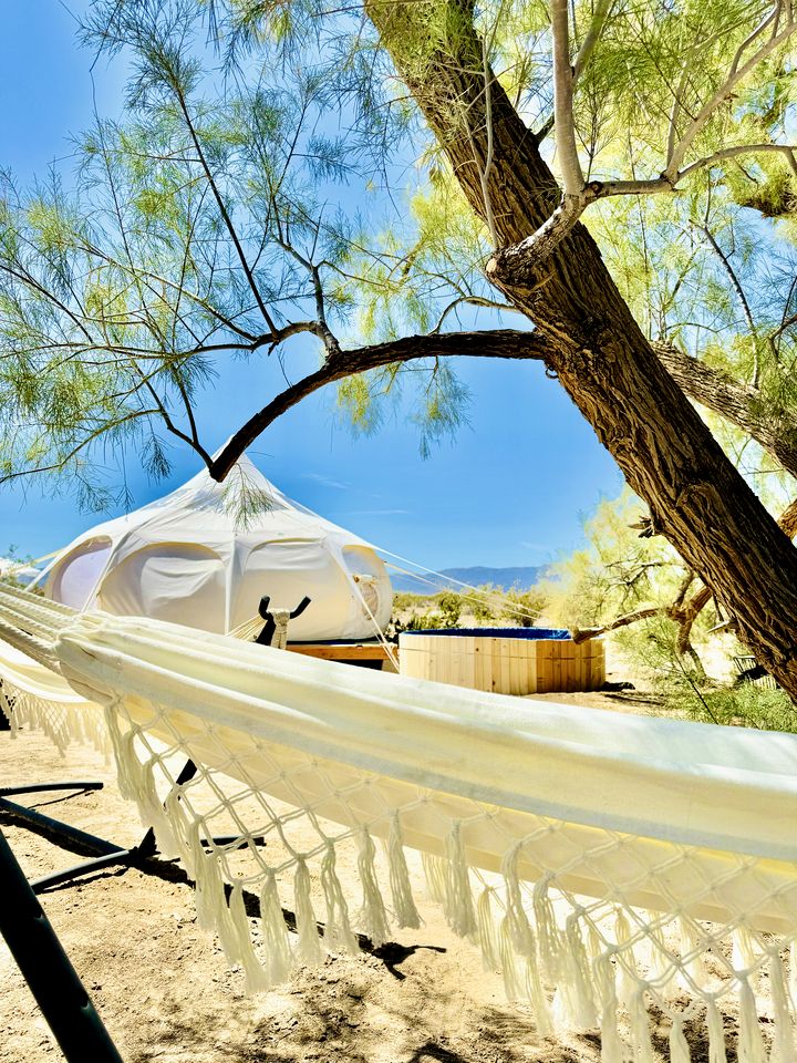 Gorgeous Yurt with Tank Pool, Fire Pit and Barbecue in Wonder Valley, California