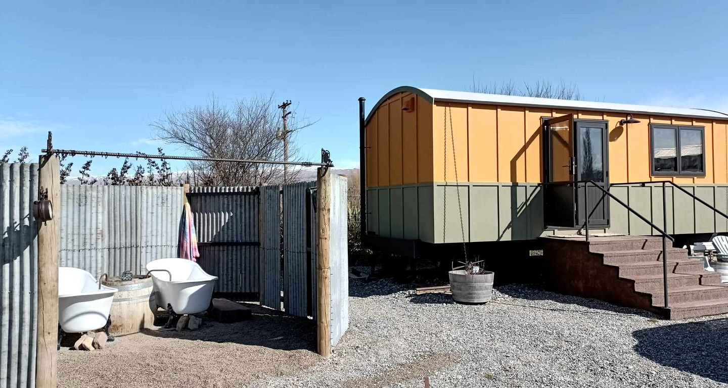 Impressive Secluded Caravan in Galloway, South Island