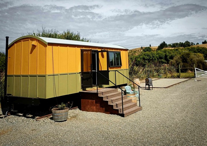 Impressive Secluded Caravan in Galloway, South Island