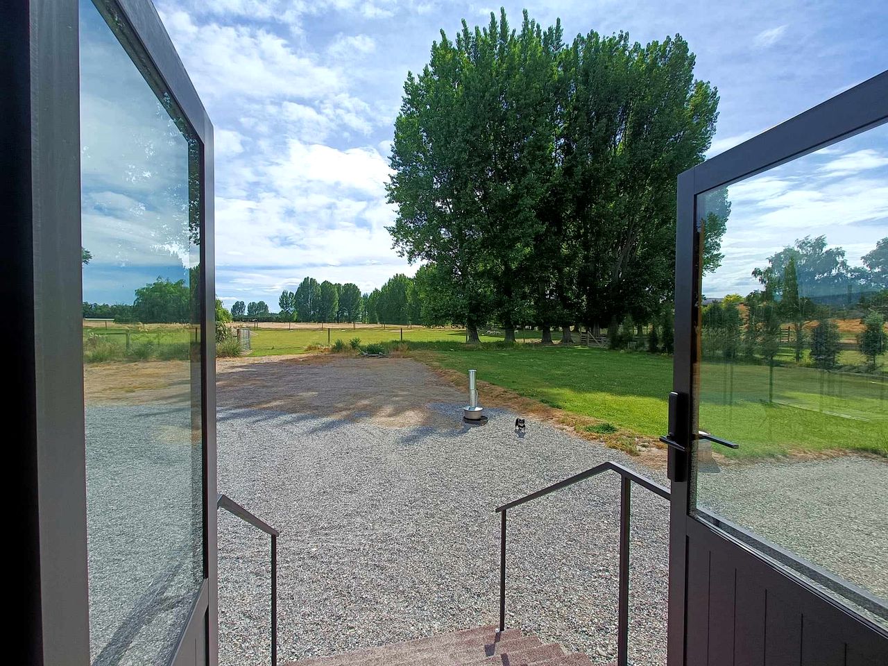 Impressive Secluded Caravan in Galloway, South Island