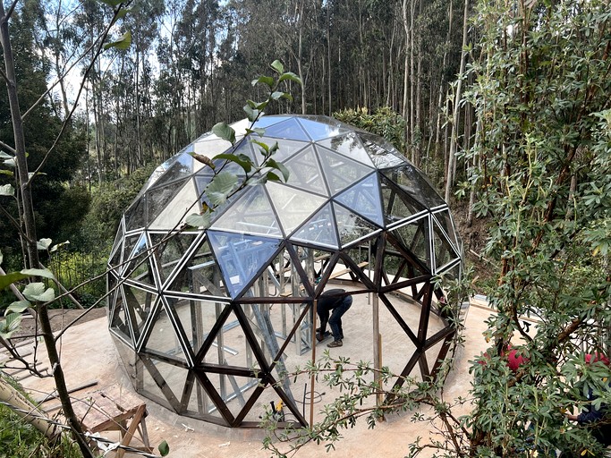 Domes (Ecuador, --, Carchi)