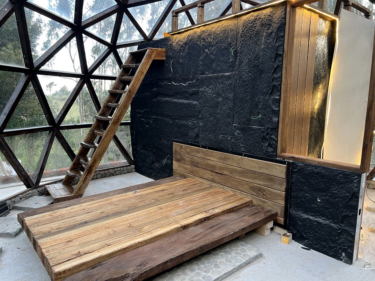 Luxury Glamping Retreat with Panoramic Mountain Views in Carchi, Ecuador