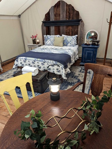 Safari Tents (Canada, Albert Mines, Quebec)