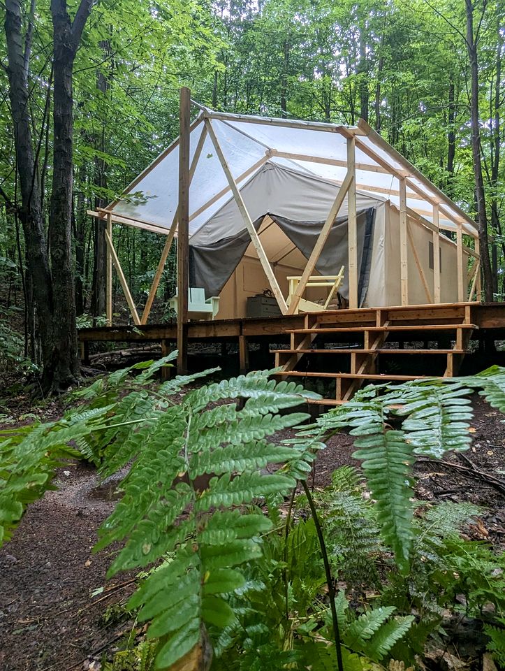 Stunning Safari Tent with Fire Pit in Hatley, Quebec