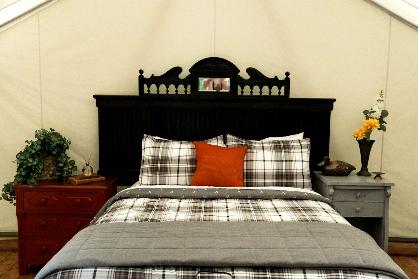 Stunning Safari Tent with Fire Pit in Hatley, Quebec