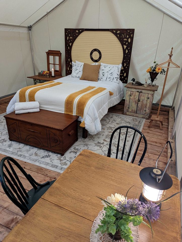 Stunning Safari Tent with Fire Pit in Hatley, Quebec