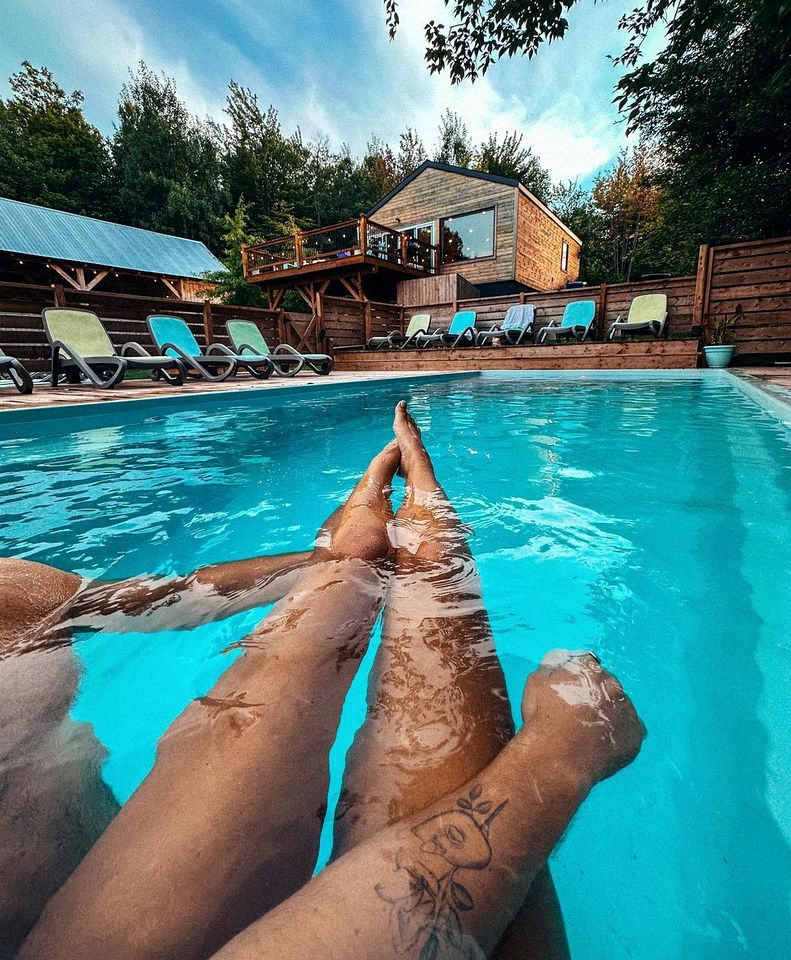 Stunning Safari Tent with Fire Pit in Hatley, Quebec