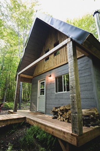 Tiny Houses (Canada, Albert Mines, Quebec)