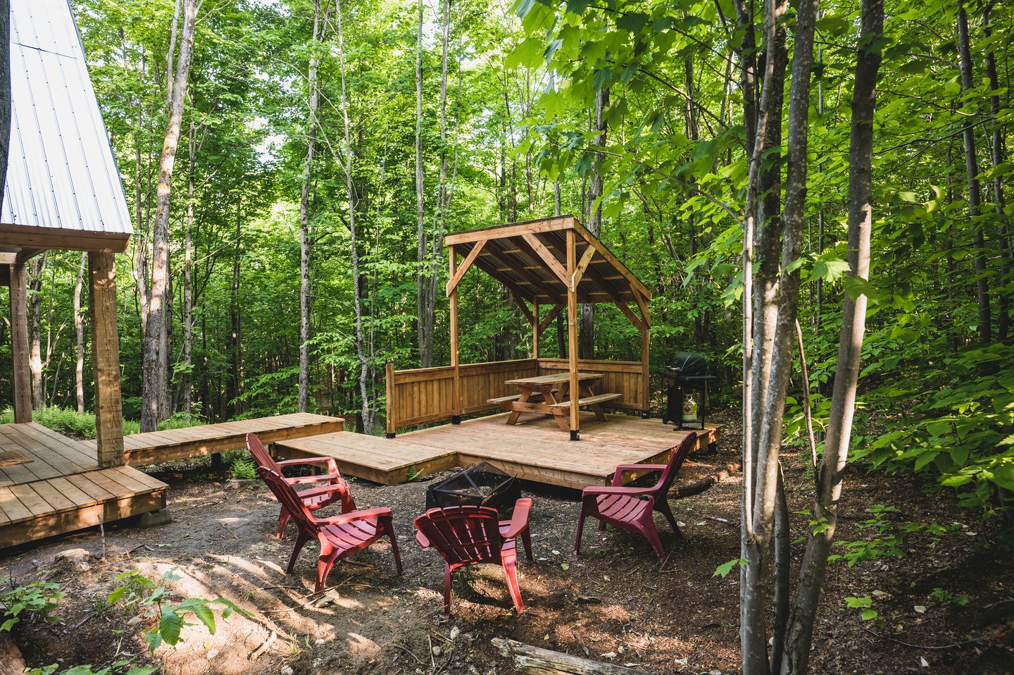 Embrace Nature in this Beautiful Tiny House with Fire Pit in Hatley, Quebec